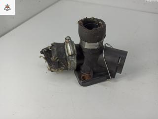 фланец (тройник) системы охлаждения Audi A4 B5 1996, 1.6 л., бензин, МКПП, синий, седан