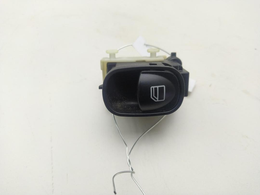 кнопка стеклоподъемника заднего левого Mercedes-Benz C W203 2003, 2.2 л., дизель, АКПП, синий, универсал, 2038200210