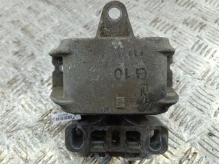 подушка крепления КПП Volkswagen Golf 4 поколение 1998, 1.6 л., бензин, МКПП, чёрный, хетчбэк 5 дв.