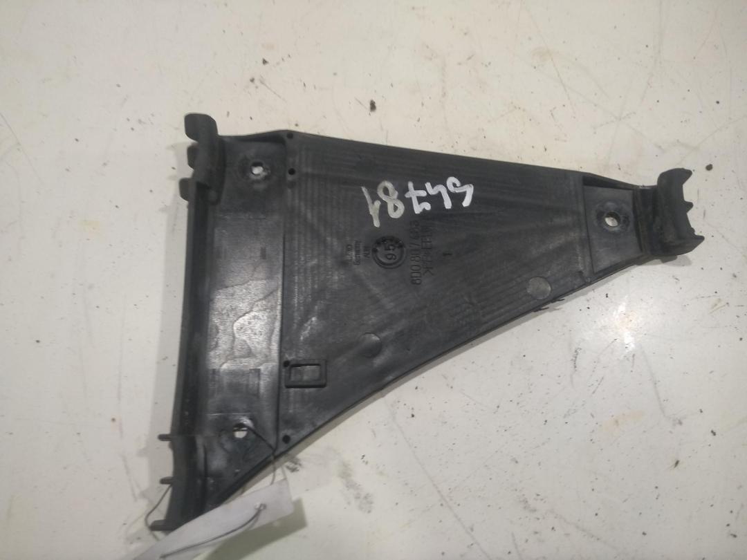 кронштейн заднего бампера Audi A4 B5 1995, 1.6 л., бензин, АКПП, серый, седан, 8D0807483 - фото №1