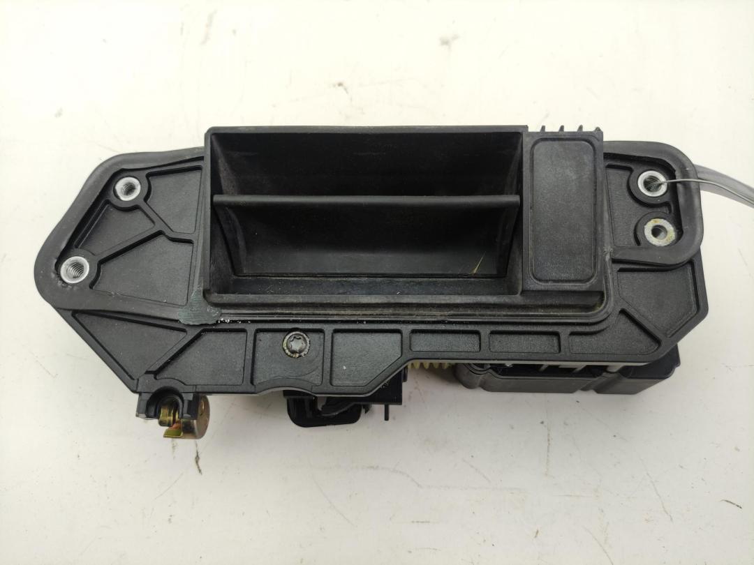 ручка крышки багажника Mercedes-Benz E-Класс W211/S211 2004, чёрный, универсал, 2117400083 - фото №1