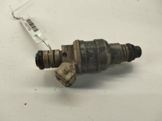 форсунка Volkswagen Passat B4 1994, 1.6 л., бензин, МКПП, синий, универсал, 037906031J