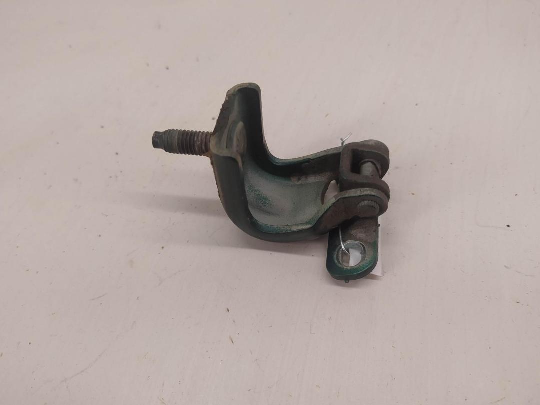 петля крышки багажника Volkswagen Polo 1999, зелёный, универсал, 4F10.9