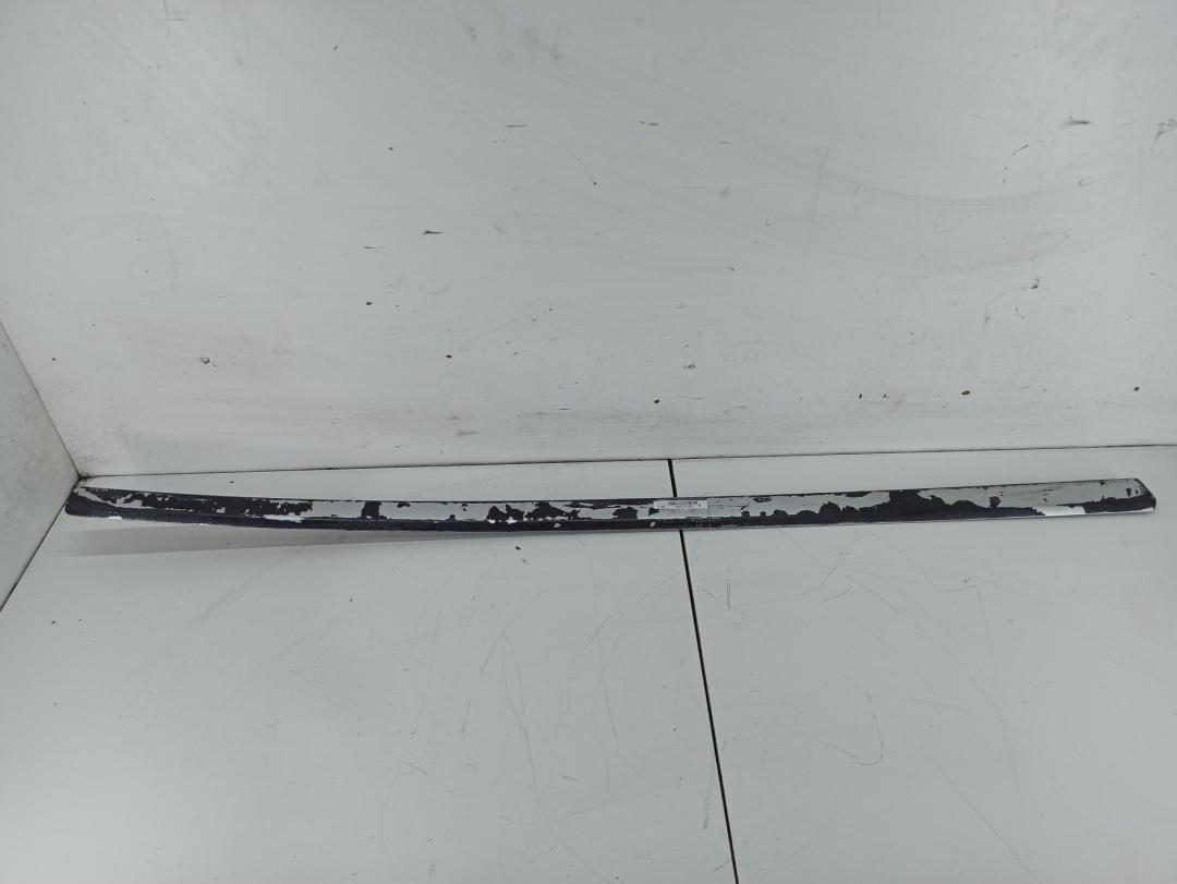 молдинг двери передней правой Audi A4 B6 2001, 2.0 л., бензин, МКПП, серый, седан