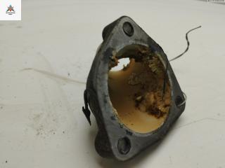 фланец (тройник) системы охлаждения Nissan Primera P11 1996, 2.0 л., дизель, МКПП, серый, седан