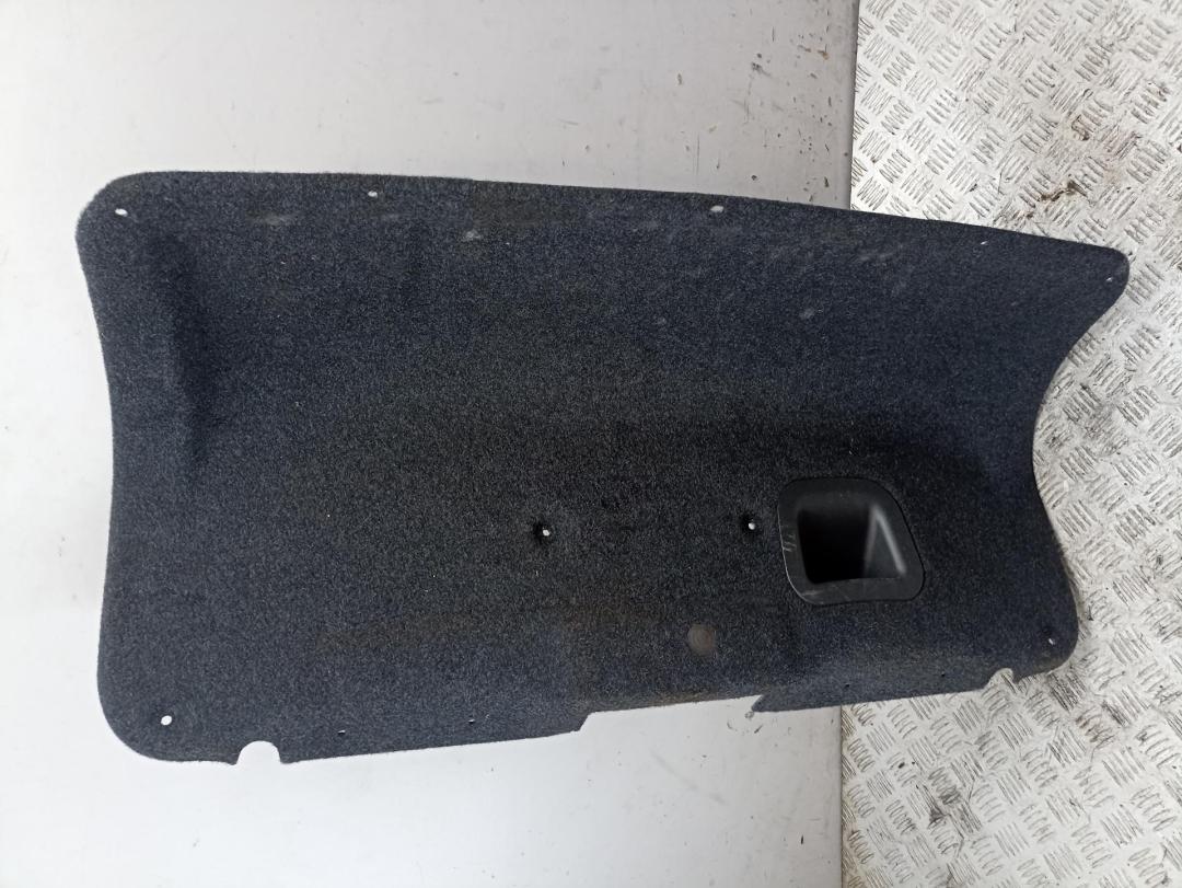 обшивка крышки багажника Opel Vectra C 2003, 2.2 л., дизель, МКПП, серый, седан, 13176585