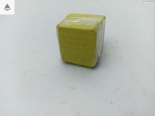 реле (прочие) Opel Zafira 2 поколение (B) 2006, 1.8 л., бензин, МКПП, серый, минивэн, 90226846