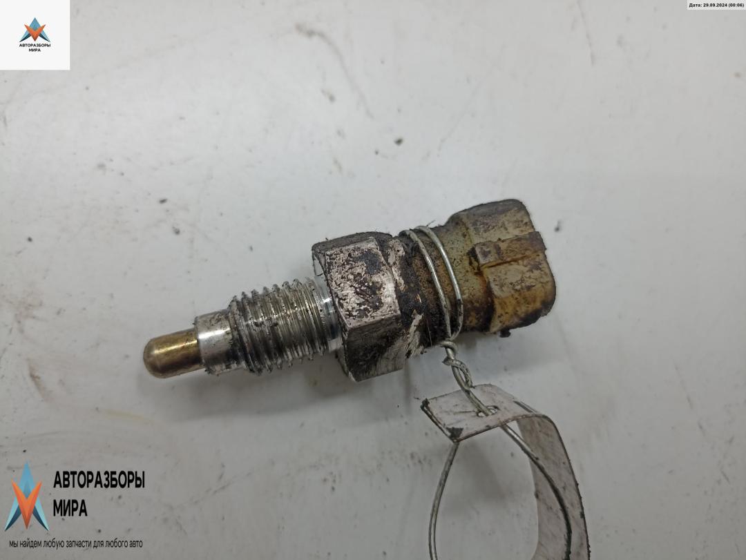 Датчик включения заднего хода (лягушка) Opel Astra G 1999, 1.6 л., бензин, МКПП, синий, хетчбэк 5 дв. - фото №1