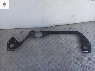 балка под радиатор Audi A4 B5 1995, 1.6 л., бензин, МКПП, синий, седан, 8D0805851