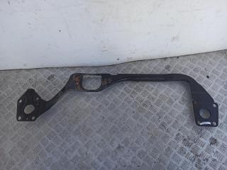 балка под радиатор Audi A4 B5 1995, 1.6 л., бензин, МКПП, синий, седан, 8D0805851