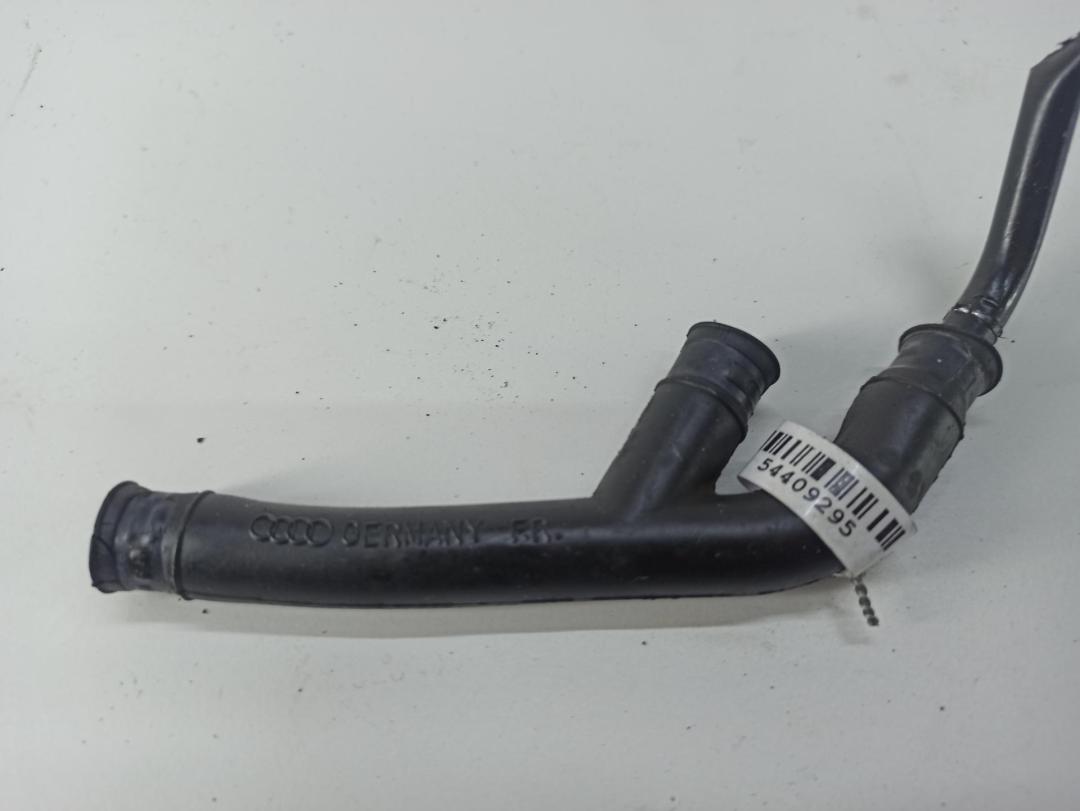 патрубок (трубопровод, шланг) Audi A6 C5 2001, 1.8 л., Ti, бензин, МКПП, синий, универсал, 058133784Q