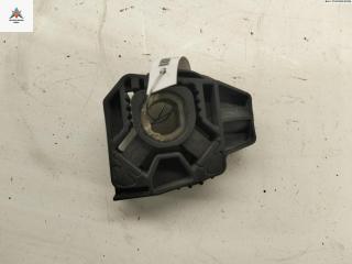 кронштейн радиатора Volkswagen Golf 4 поколение 1999, 1.4 л., бензин, МКПП, белый, хетчбэк 5 дв., 1J0806155B