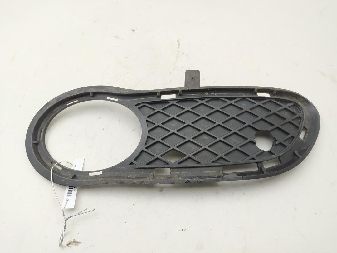 рамка фары противотуманной левой Mercedes-Benz C W203 2001, 2.3 л., бензин, МКПП, чёрный, хетчбэк 3 дв., 2038850923