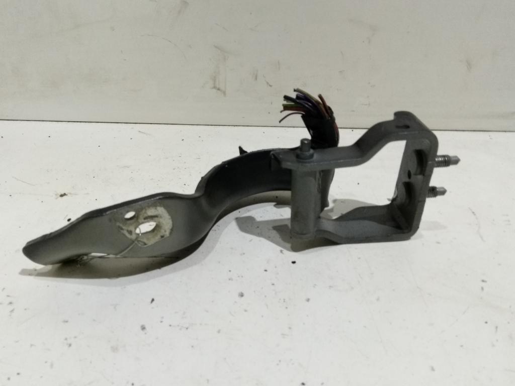петля крышки багажника Audi A6 C6 2006, серый, универсал, 4F9827300D