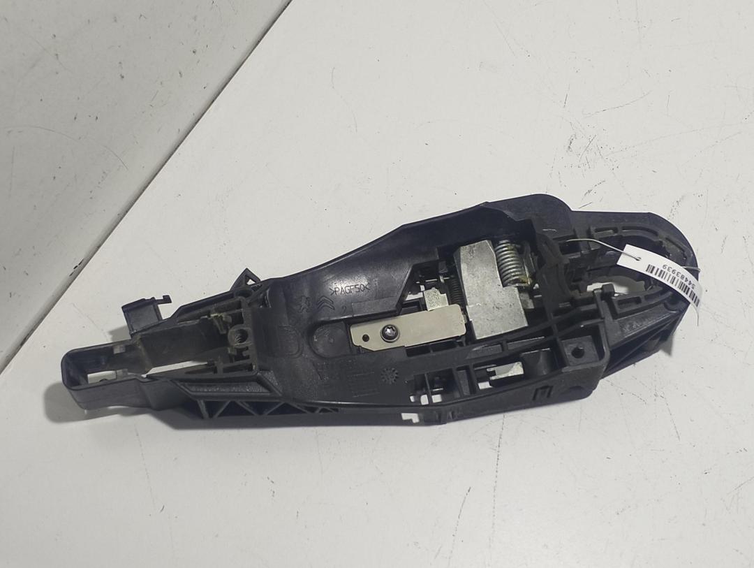 Корпус (держатель) ручки двери задней правой Peugeot 308 T9 2014, 1.6 л., бензин, МКПП, чёрный, хетчбэк 5 дв., 9802977180 - фото №1