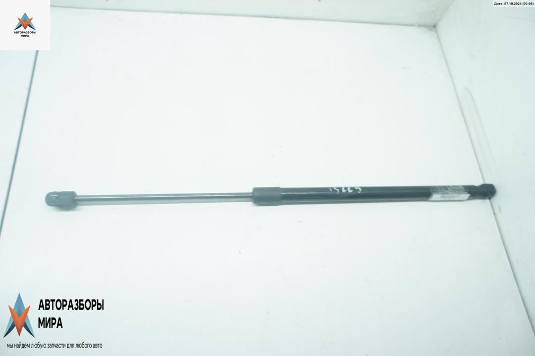 амортизатор крышки багажника (3-5 двери) Ford Mondeo 3 поколение 2002, 1.8 л., бензин, МКПП, серый, хетчбэк 5 дв., 1516102 - фото №1