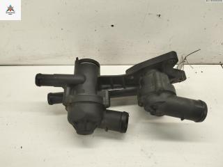 корпус термостата Skoda Octavia mk2 (A5 1Z) 2010, 1.4 л., бензин, МКПП, синий, хетчбэк 5 дв., 03C121121D