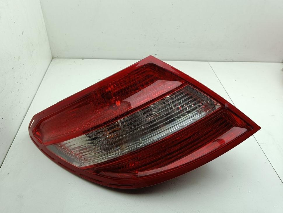 фонарь задний левый Mercedes-Benz C-Класс W204/S204 2007, 1.8 л., бензин, МКПП, чёрный, седан, 2048200164 - фото №1