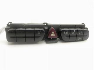 кнопка аварийной сигнализации Mercedes-Benz CLK-Класс C209/A209 2004, 2.7 л., дизель, АКПП, синий, купе, 2038217279