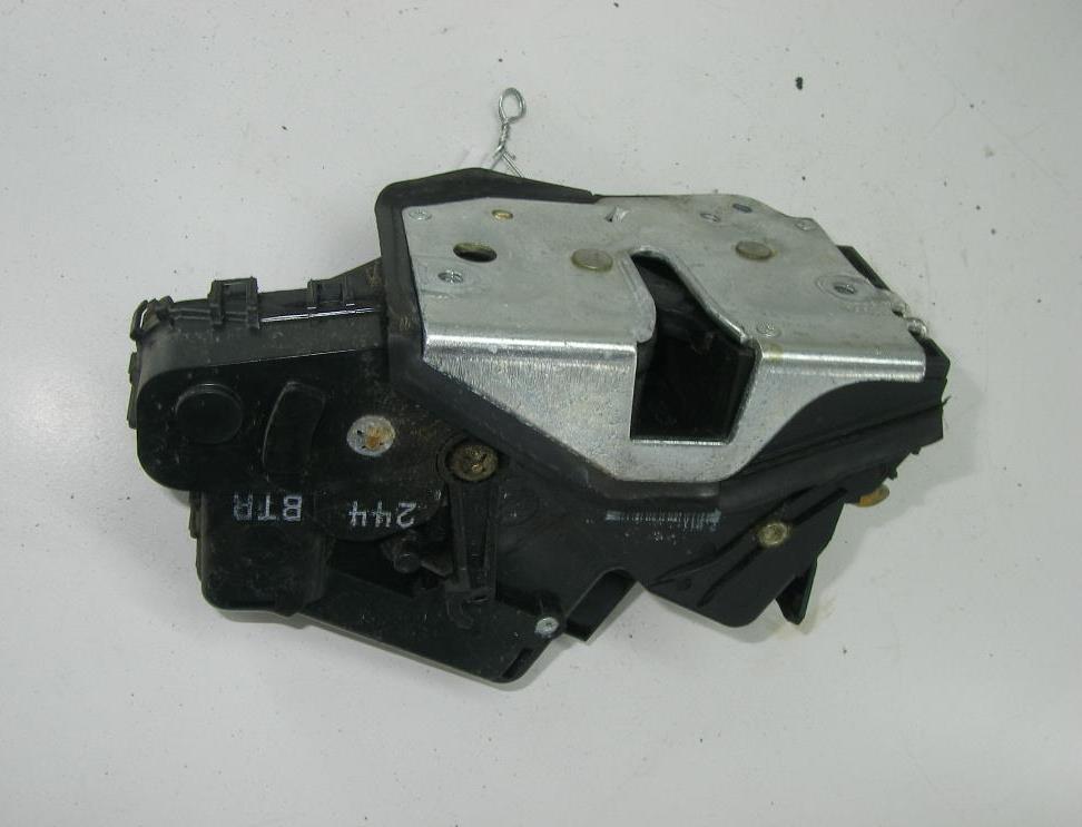 замок двери передней правой BMW 3 E46 2003, 2.0 л., дизель, АКПП, чёрный, универсал