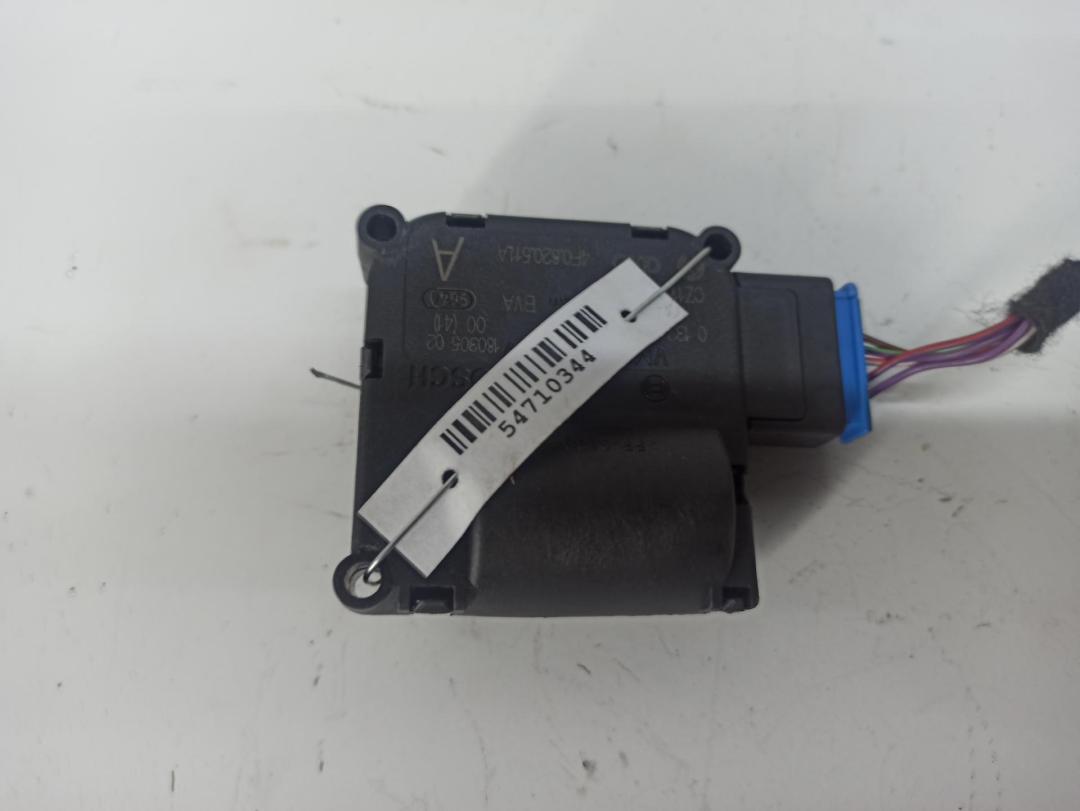 Заслонка печки/климат-контроля Audi A6 4F/C6 2005, 2.7 л., дизель, МКПП, зелёный, универсал, 4F0820511A - фото №1