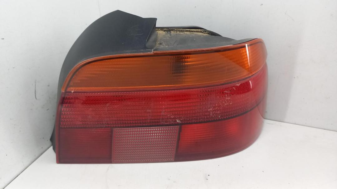 фонарь задний правый BMW 5 E39 2000, 2.0 л., бензин, МКПП, зелёный, седан, 8358032