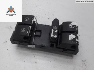 кнопка стеклоподъемника переднего левого Volkswagen Golf 5 поколение 2004, 1.4 л., бензин, МКПП, серый, хетчбэк 5 дв., 1K4959857