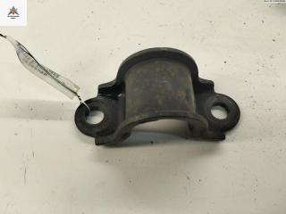 Крепление втулки стабилизатора заднего Volkswagen Caddy 3 поколение 2007, 1.9 л., дизель, МКПП, белый, фургон, 7H0511417A