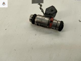 форсунка Volkswagen Golf 4 поколение 1998, 1.4 л., бензин, МКПП, красный, хетчбэк 5 дв., 036031C