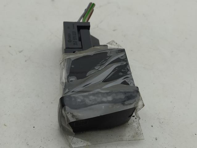 кнопка обогрева заднего стекла Volkswagen Polo 3 поколение 1994, 1.3 л., бензин, МКПП, серый, хетчбэк 3 дв., 6N1959621 - фото №1