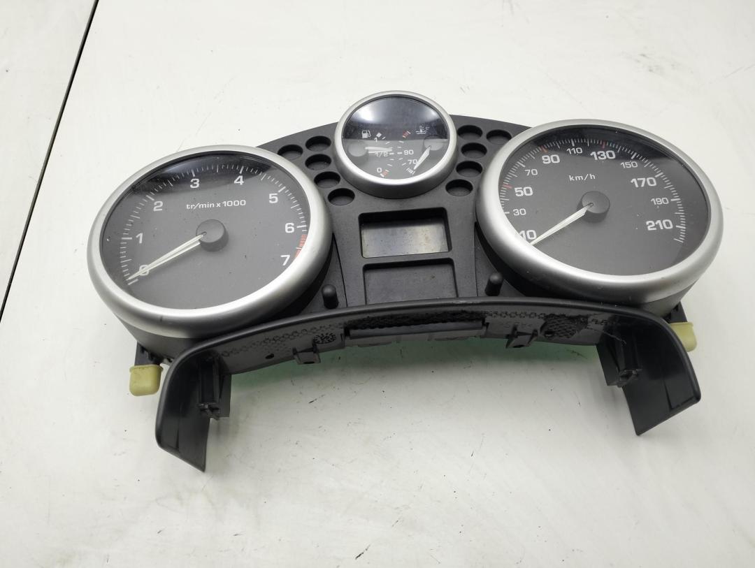 приборная панель Peugeot 207 2007, 1.4 л., бензин, МКПП, красный, хетчбэк 3 дв., 9662903780