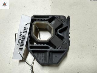 кронштейн радиатора Volkswagen Golf 5 поколение 2003, 1.6 л., бензин, МКПП, чёрный, хетчбэк 3 дв., 1K0121367