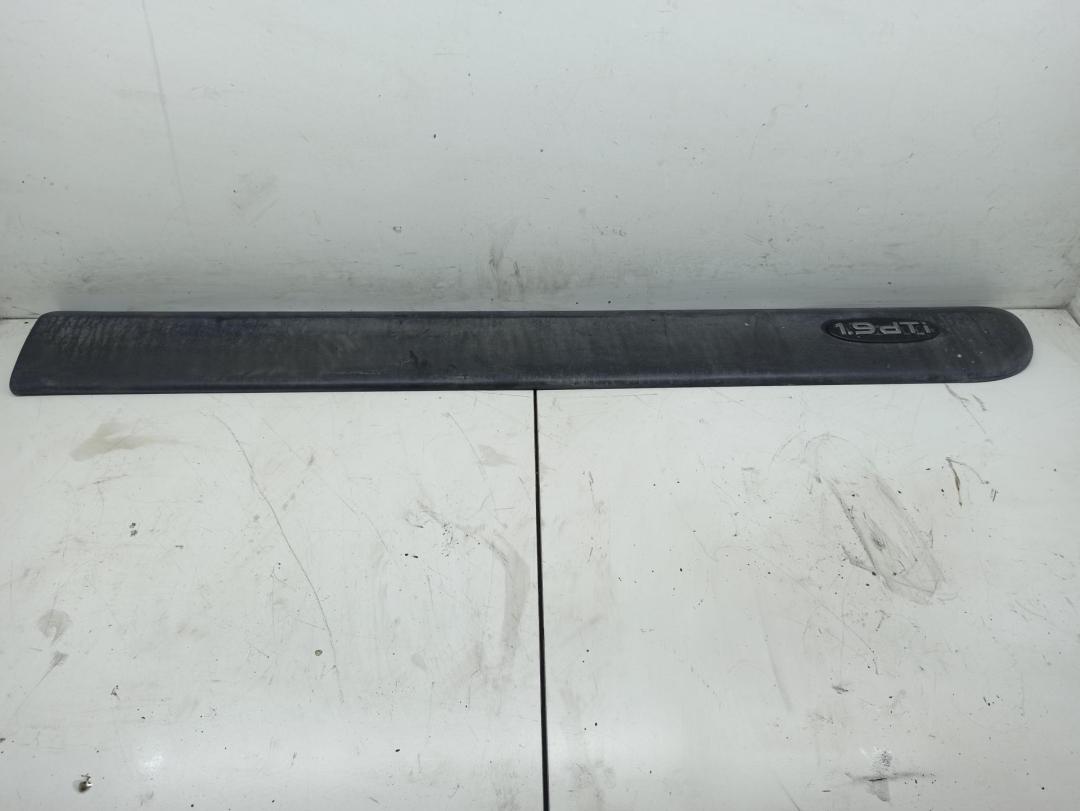 молдинг двери передней правой Renault Kangoo I 2002, 1.9 л., дизель, МКПП, белый, фургон, 8200077543