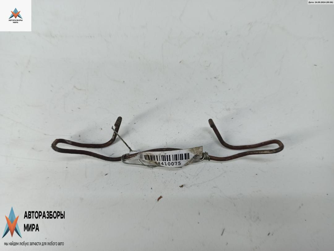 скоба суппорта Audi A6 4B/C5 2000, 2.5 л., дизель, МКПП, чёрный, универсал - фото №1