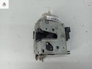 замок двери передней правой Audi A4 B5 1996, 2.6 л., бензин, АКПП, зелёный, универсал, 8D1837016E