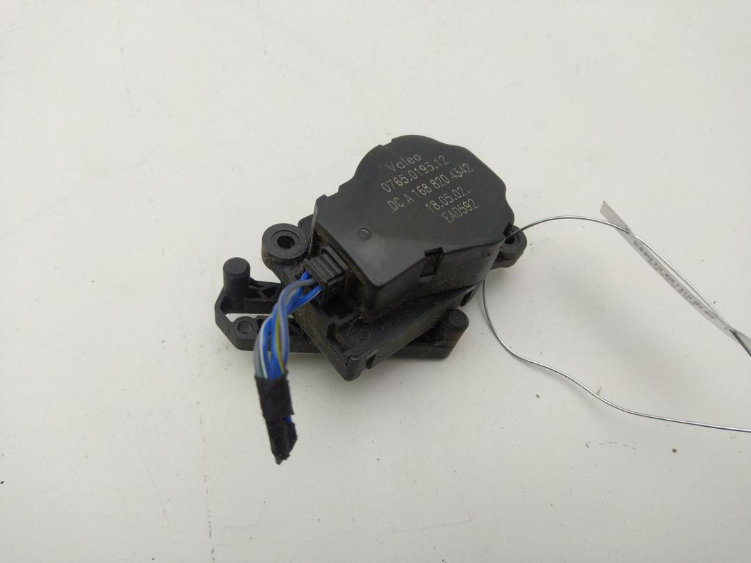 моторчик заслонки печки Mercedes-Benz Vaneo W414 2002, 1.7 л., дизель, МКПП, серый, минивэн, 1688204342
