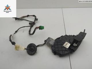замок двери задней левой Land Rover Discovery 3 поколение 2006, 2.7 л., дизель, АКПП, красный, внедорожник 5 дв.
