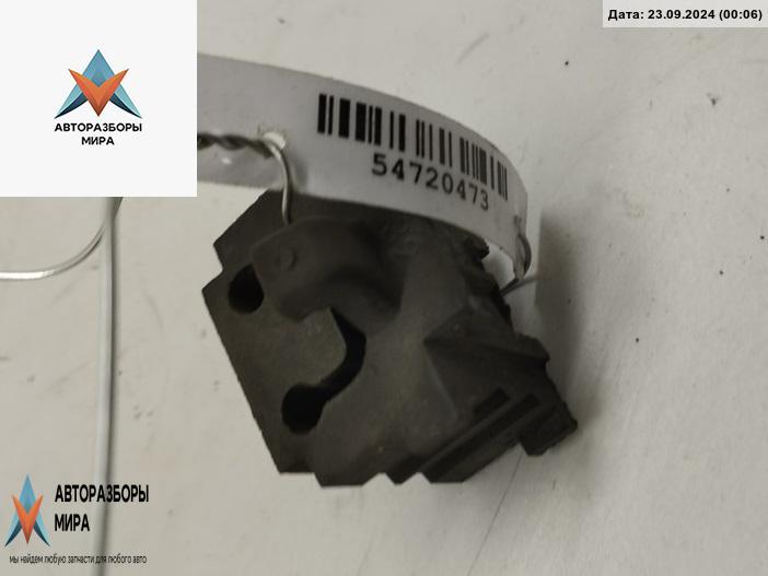 кронштейн радиатора Audi A4 B5 1996, 2.6 л., бензин, АКПП, зелёный, универсал - фото №1