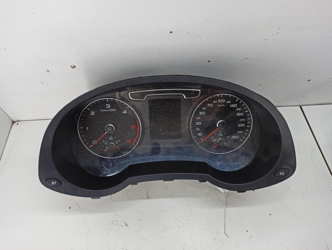 приборная панель Audi Q3 8U 2012, 2.0 л., дизель, АКПП, серый, внедорожник 5 дв., 8U0920940C - фото №1