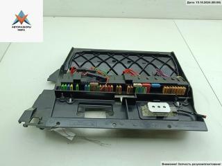 блок предохранителей BMW 5 серия E39 1999, 3.0 л., дизель, АКПП, серый, универсал, 8159711
