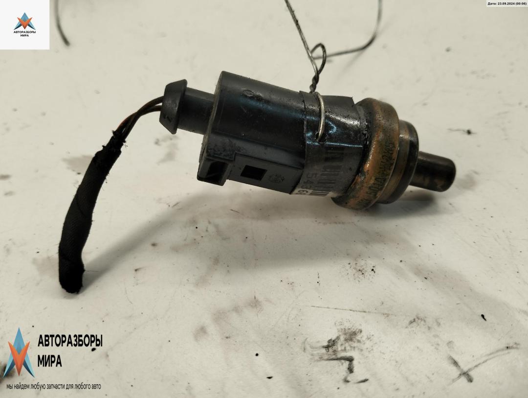 датчик температуры Volkswagen Passat B6 2007, 2.0 л., дизель, МКПП, серый, универсал - фото №1