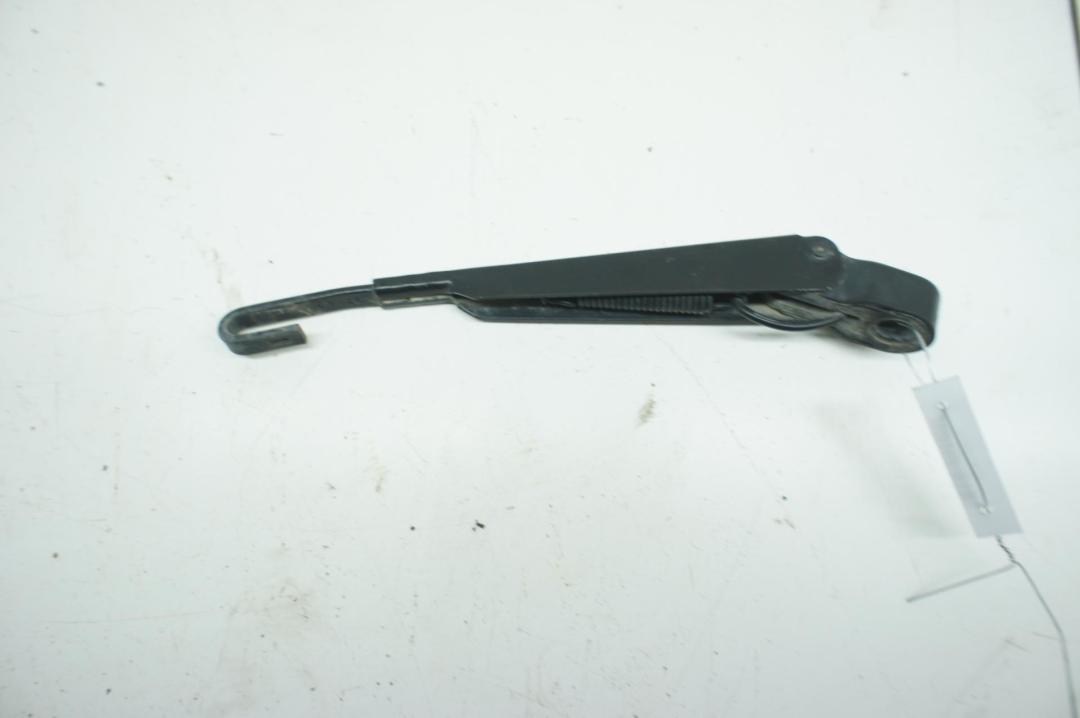 Щеткодержатель (поводок стеклоочистителя) задний Ford Focus II 2006, 1.6 л., i, бензин, МКПП, серый, универсал, 3M517526AA