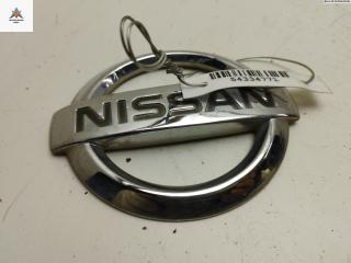 эмблема Nissan Almera N16 [рестайлинг] 2006, 1.5 л., бензин, МКПП, чёрный, хетчбэк 5 дв., 90890BN700