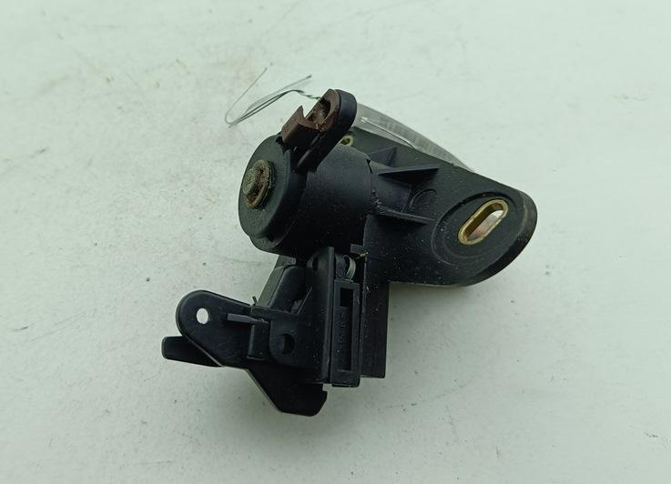 кнопка открытия багажника Opel Omega B 2000, 2.2 л., бензин, МКПП, серый, универсал, 105