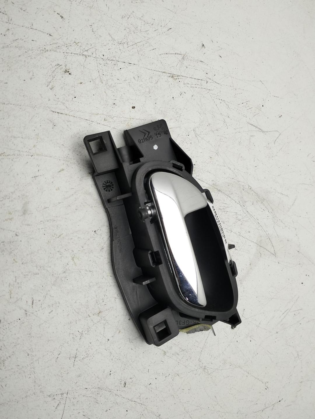 ручка внутренняя передняя левая Peugeot 407 2005, 2.0 л., дизель, МКПП, чёрный, седан, 100187386