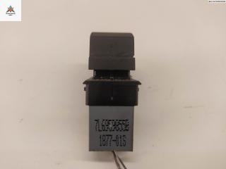 кнопка стеклоподъемника переднего левого Volkswagen Passat B6 2007, 1.9 л., дизель, МКПП, серый, седан