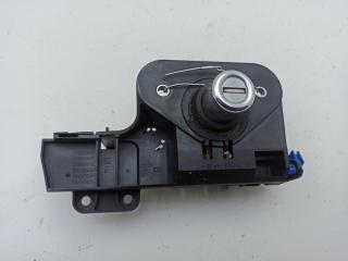 кнопка открытия багажника Opel Meriva A 2003, 1.6 л., бензин, МКПП, серый, минивэн, 90534783