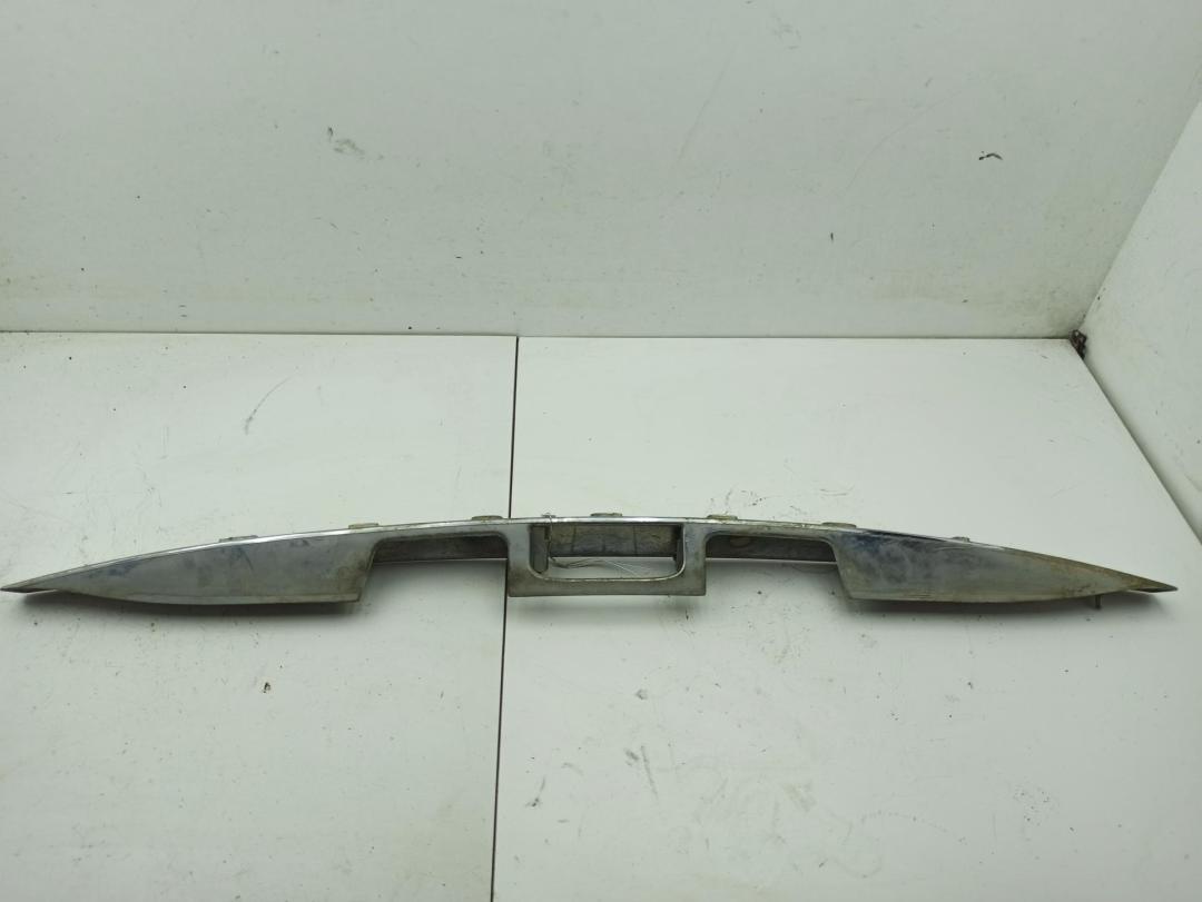 накладка подсветки номера Peugeot 407 2004, 2.0 л., дизель, МКПП, синий, универсал, 9645271580