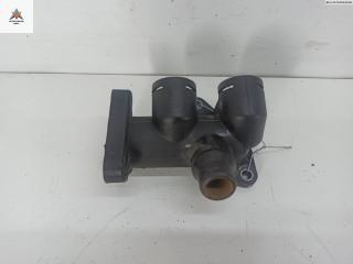 фланец (тройник) системы охлаждения Audi A4 B5 1996, 1.8 л., Ti, бензин, МКПП, серый, седан, 058121133B