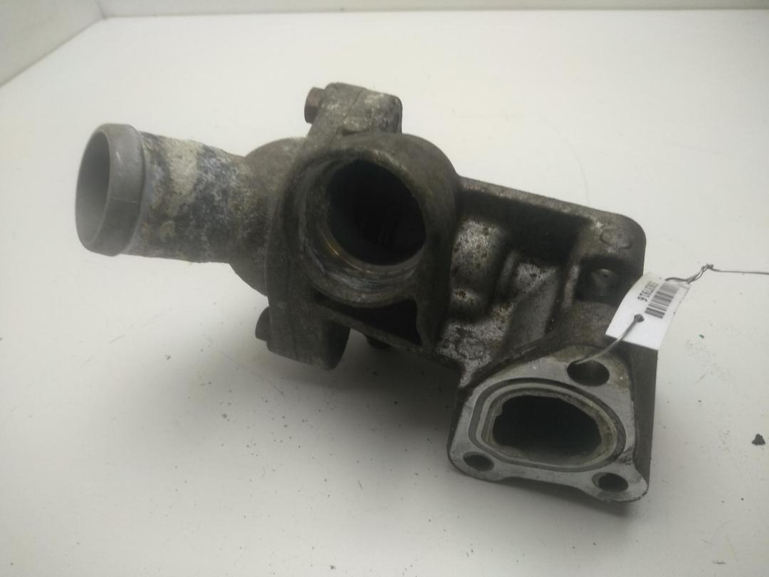 корпус термостата Mitsubishi Carisma 1996, 1.8 л., бензин, МКПП, красный, хетчбэк 5 дв.